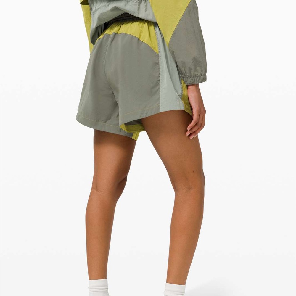 Evergreen short